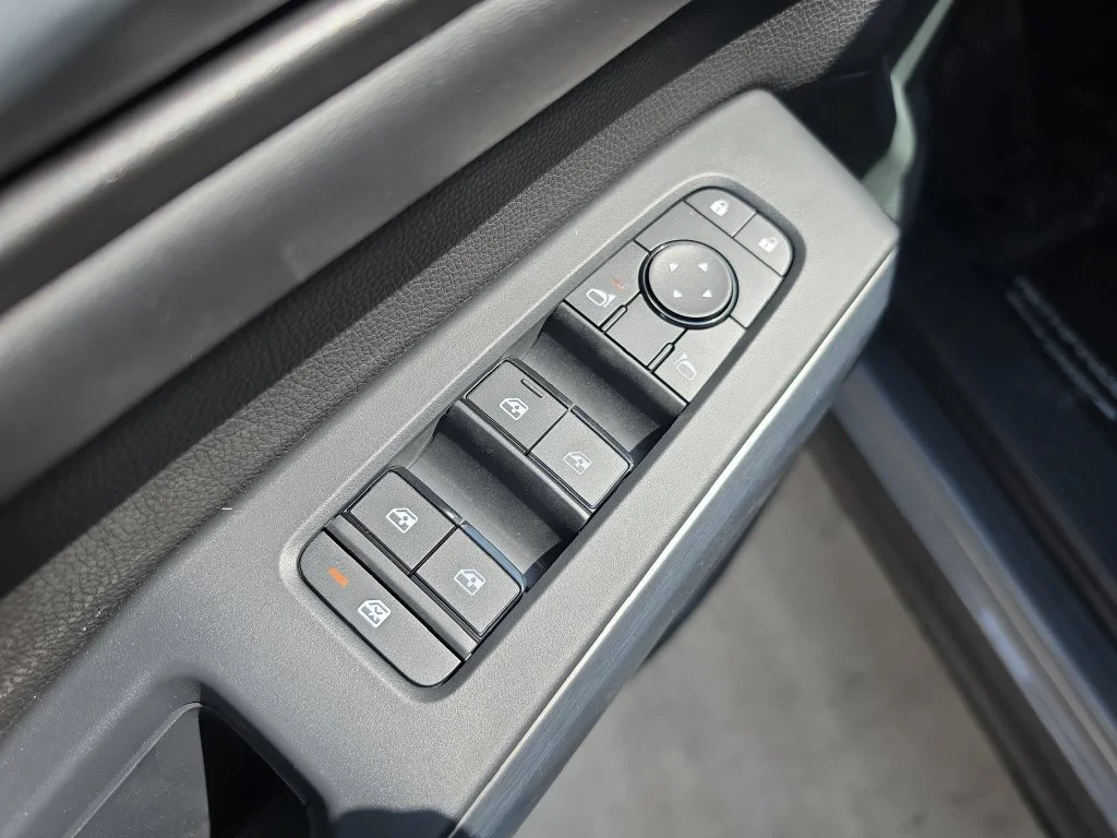 New 2026 Boulder Gray Pearl / Super Black Two-tone Nissan Rock Creek® image 22
