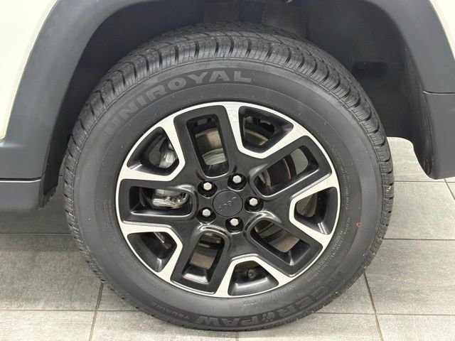 Used 2020 White Jeep Trailhawk image 7