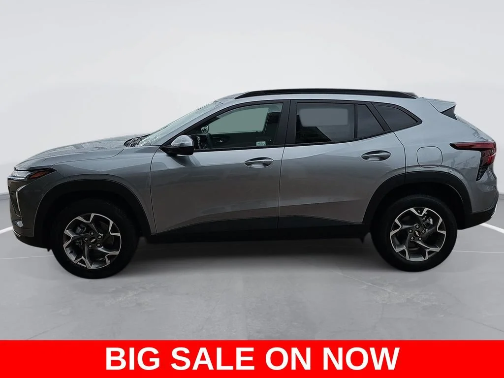 2026 Chevrolet Trax LT - Photo 6