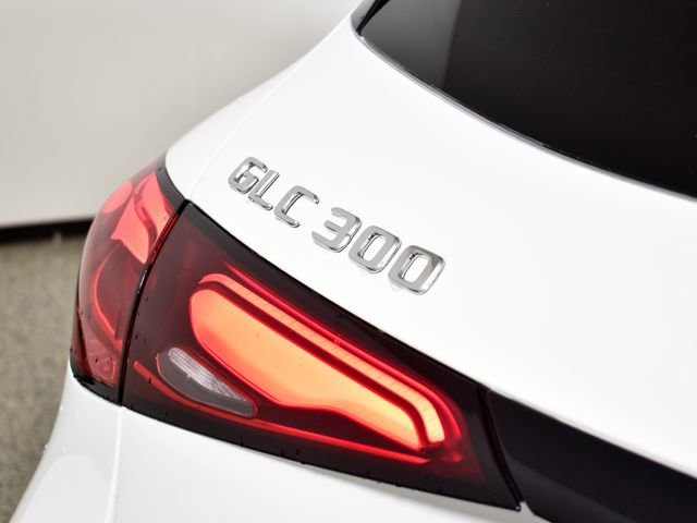 New 2026 Polar White Mercedes-Benz GLC 300 image 55
