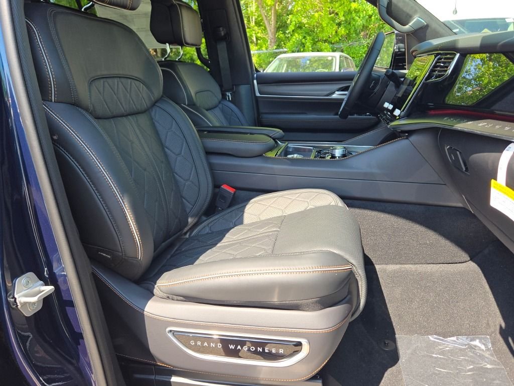 New 2026 Fathom Blue Pearl-Coat Exterior Paint (Late Availability) Jeep Summit Reserve image 6