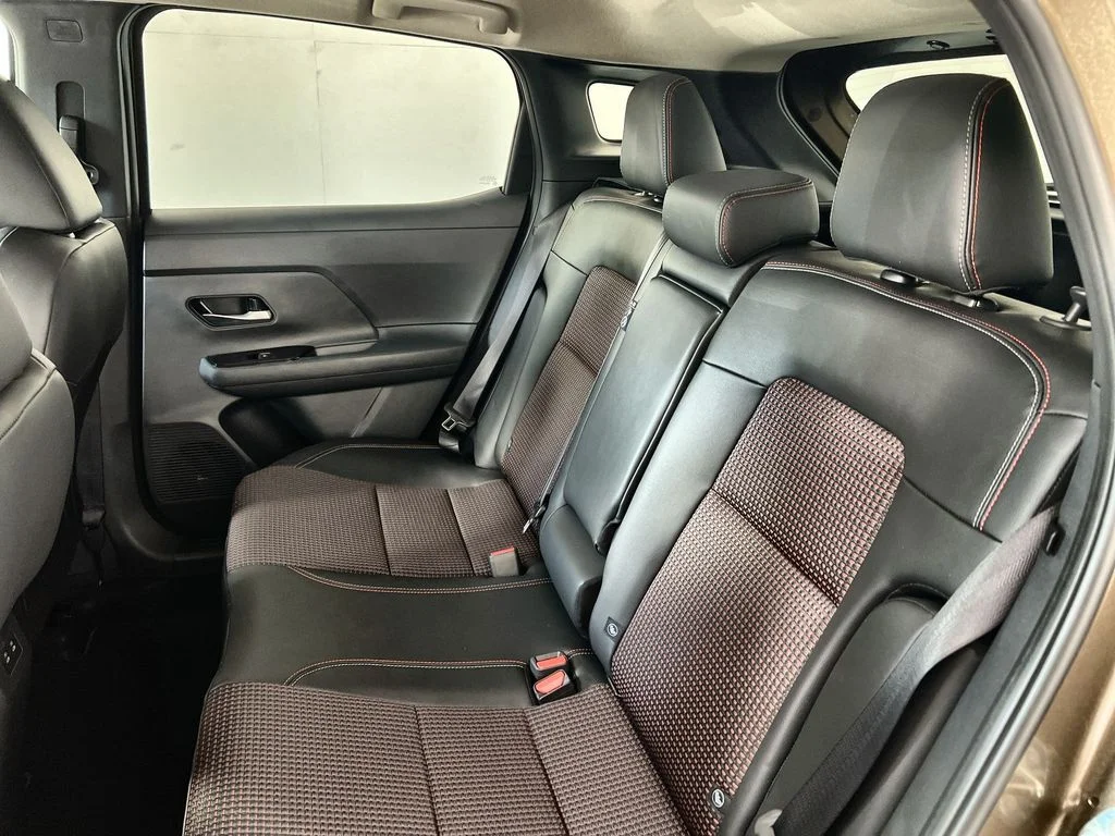 New 2026 Canyon Bronze Metallic Nissan SR image 23