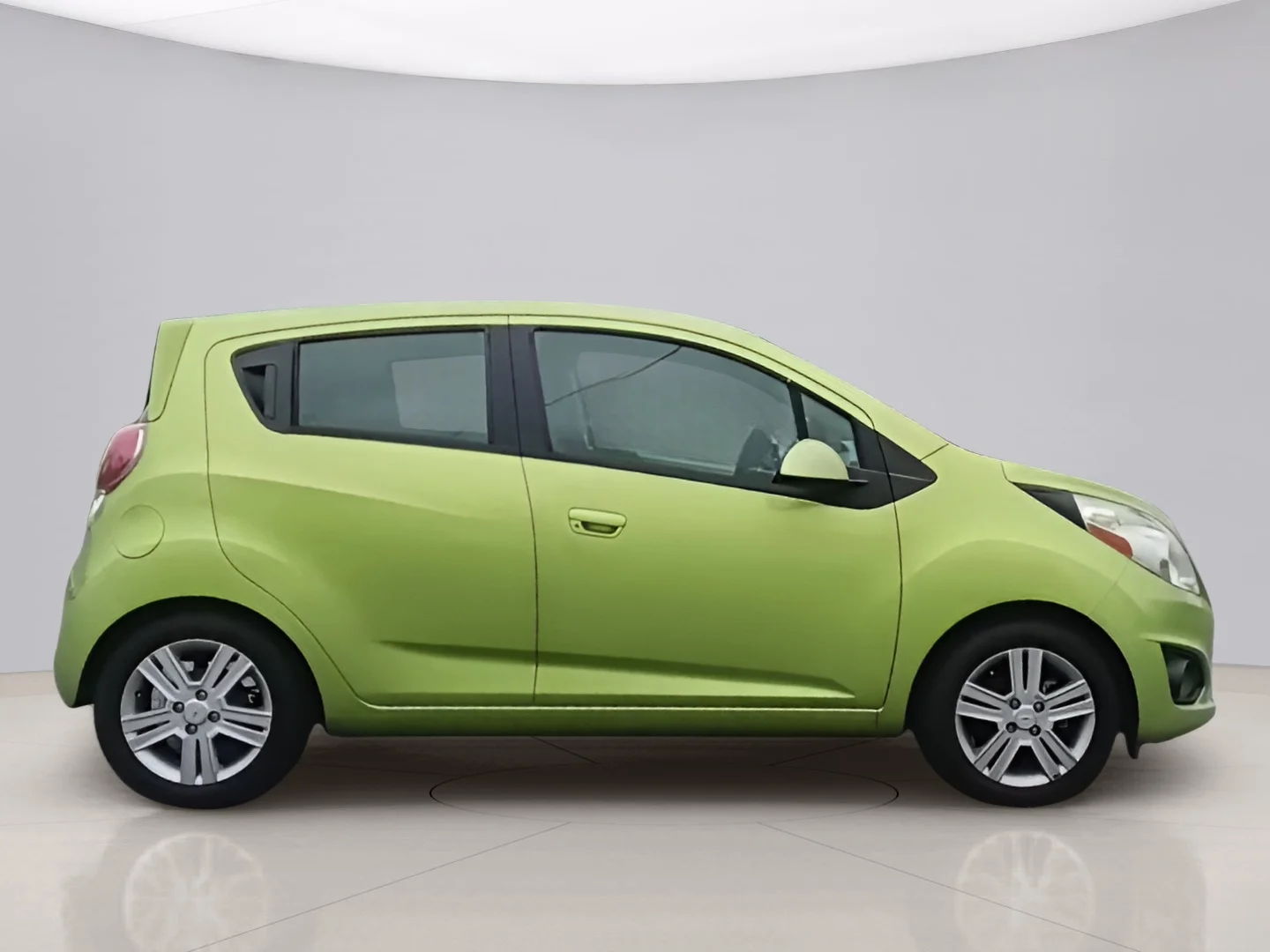 Used 2013 Green Chevrolet LS image 6