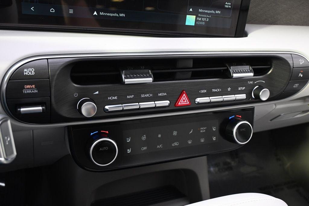 New 2026 Silver Metallic Hyundai SEL Premium AWD image 31