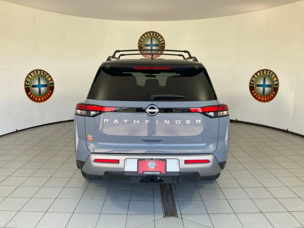 Used 2025 Gray Nissan Platinum image 23