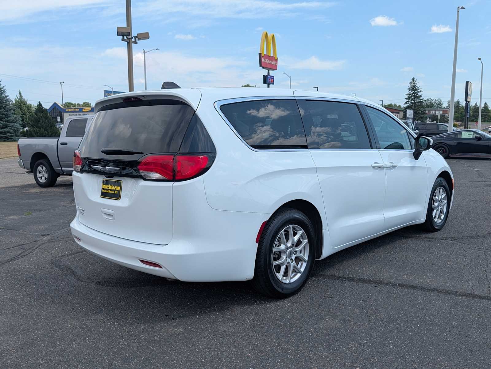 Used 2023 Bright White Clearcoat Chrysler LX image 7