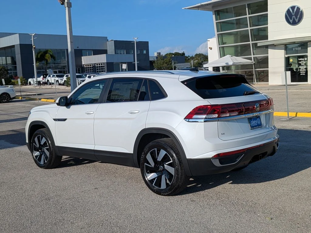 New 2026 White/off-white Volkswagen SE w/Technology image 4