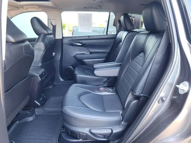 Used 2022 Gray Toyota XLE image 18