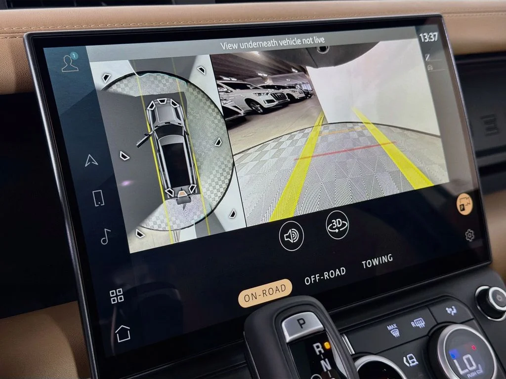 New 2026 Fuji White Land Rover X-Dynamic SE image 14
