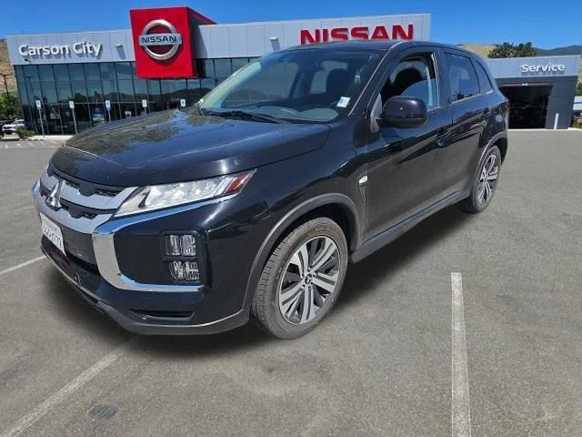 Used 2024 Silver Mitsubishi  image 3