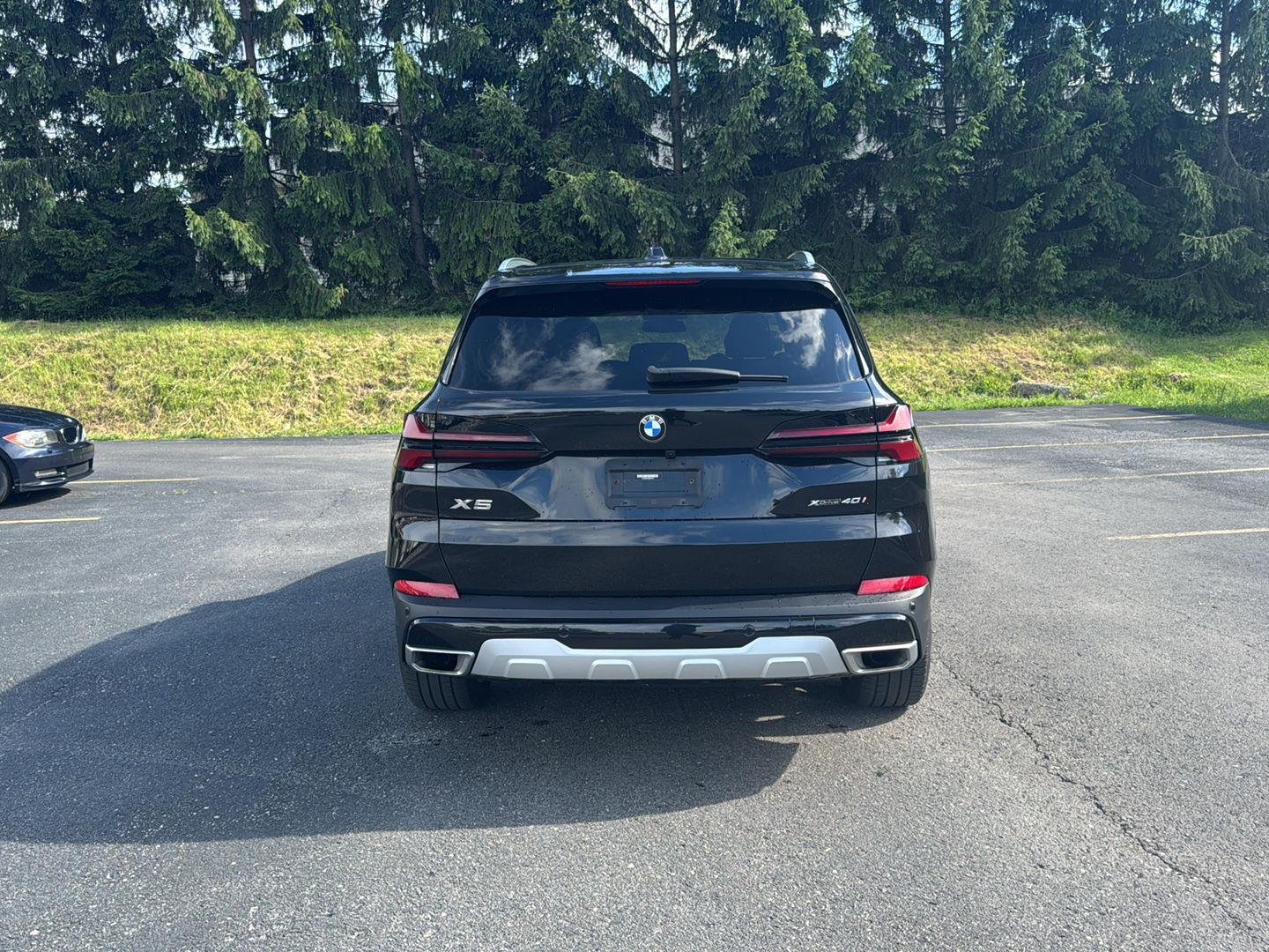 Used 2024 Black Sapphire Metallic BMW xDrive40i image 4