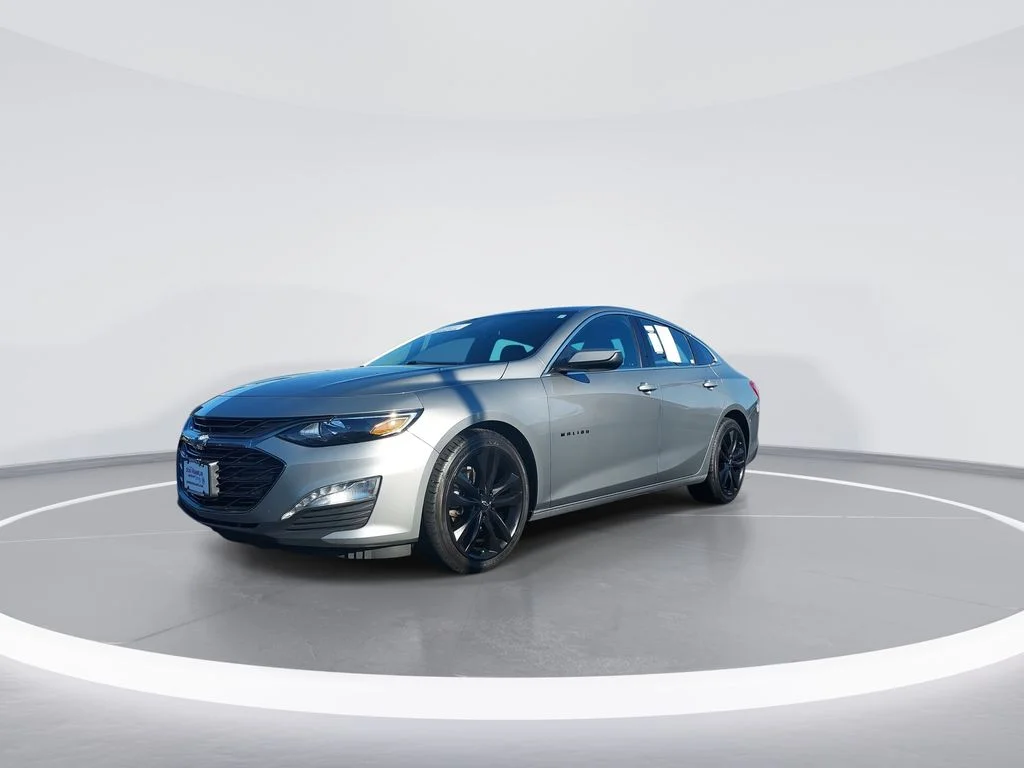 Used 2024 Gray Chevrolet LT image 4