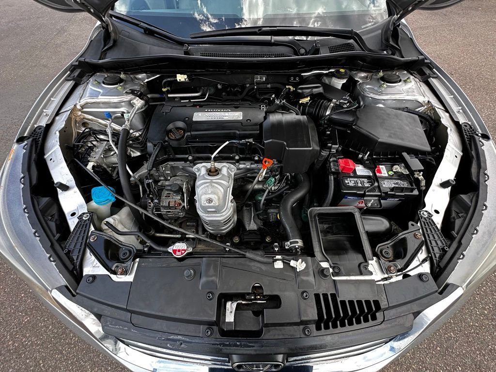 Used 2013  Honda LX image 16