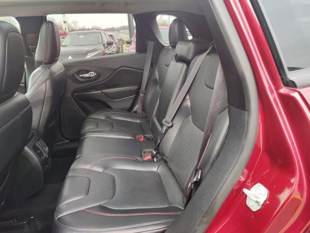 Used 2020 Red Jeep Trailhawk image 25