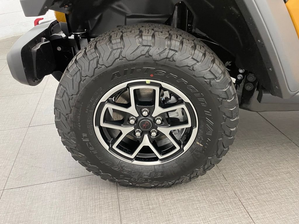 New 2026 Goldilocks Exterior Paint Jeep Rubicon image 8