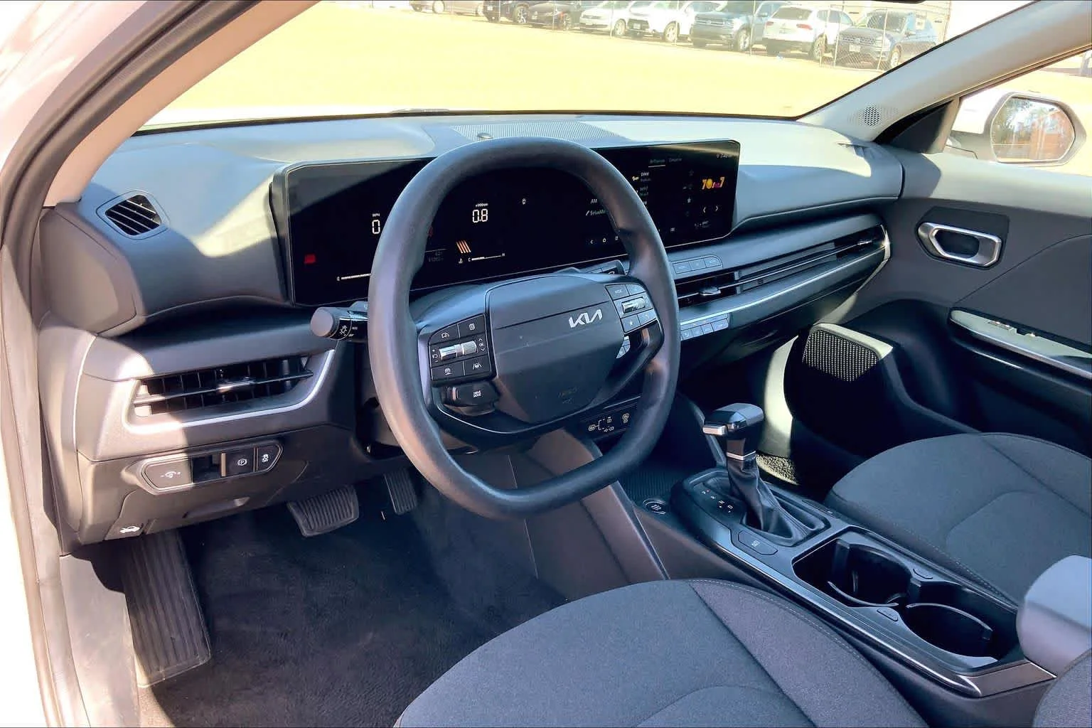 Used 2025 Snow White Pearl Kia LXS image 18