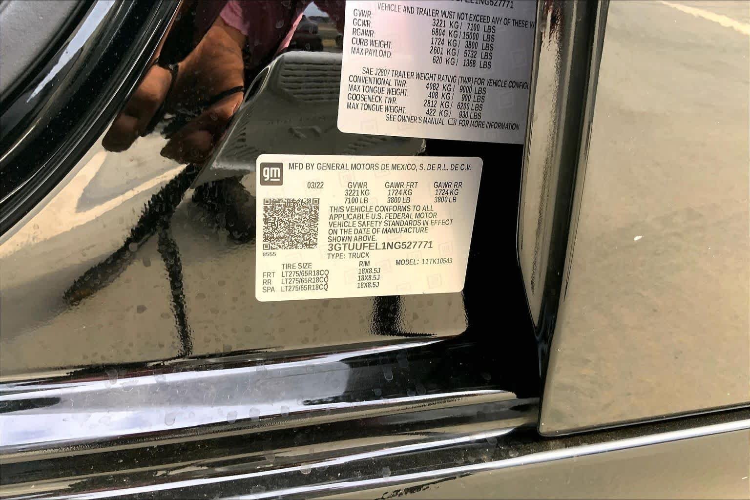 Used 2022 Onyx Black GMC AT4X image 32