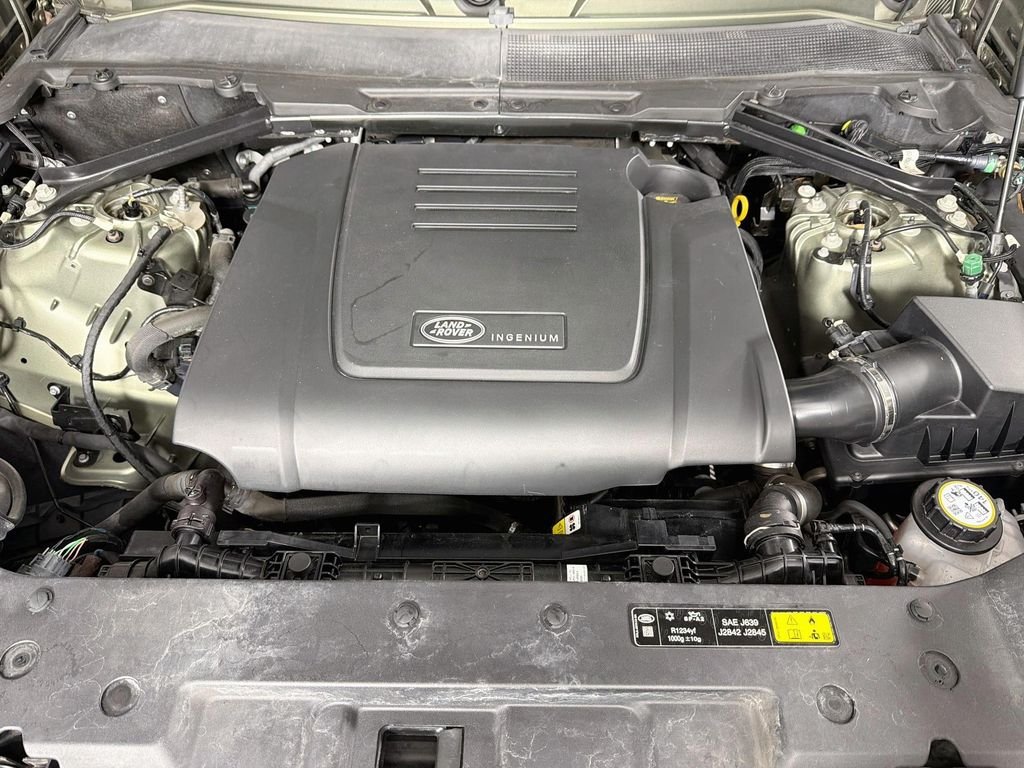 Used 2022 Green Land Rover S image 33