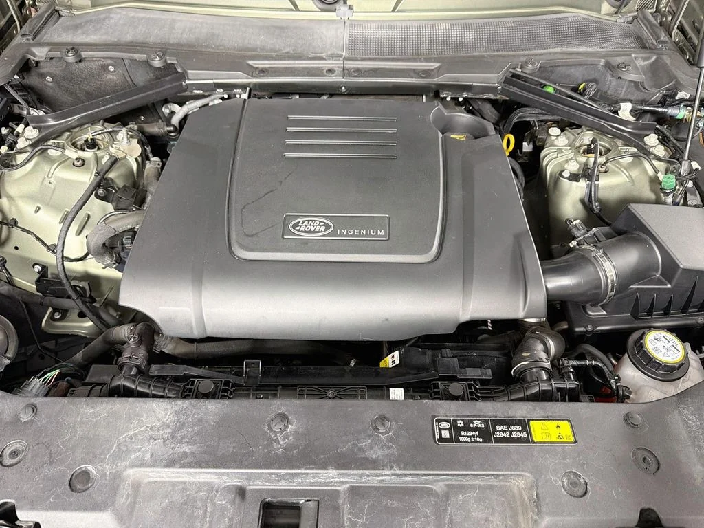 Used 2022 Green Land Rover S image 33