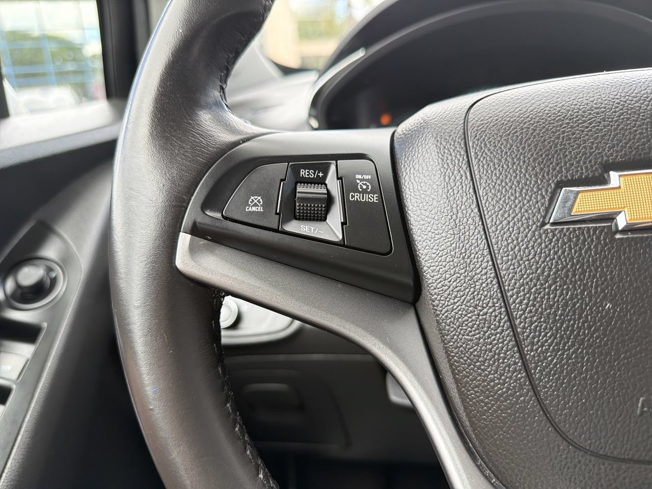 Used 2022 Silver Ice Metallic Chevrolet LT image 25