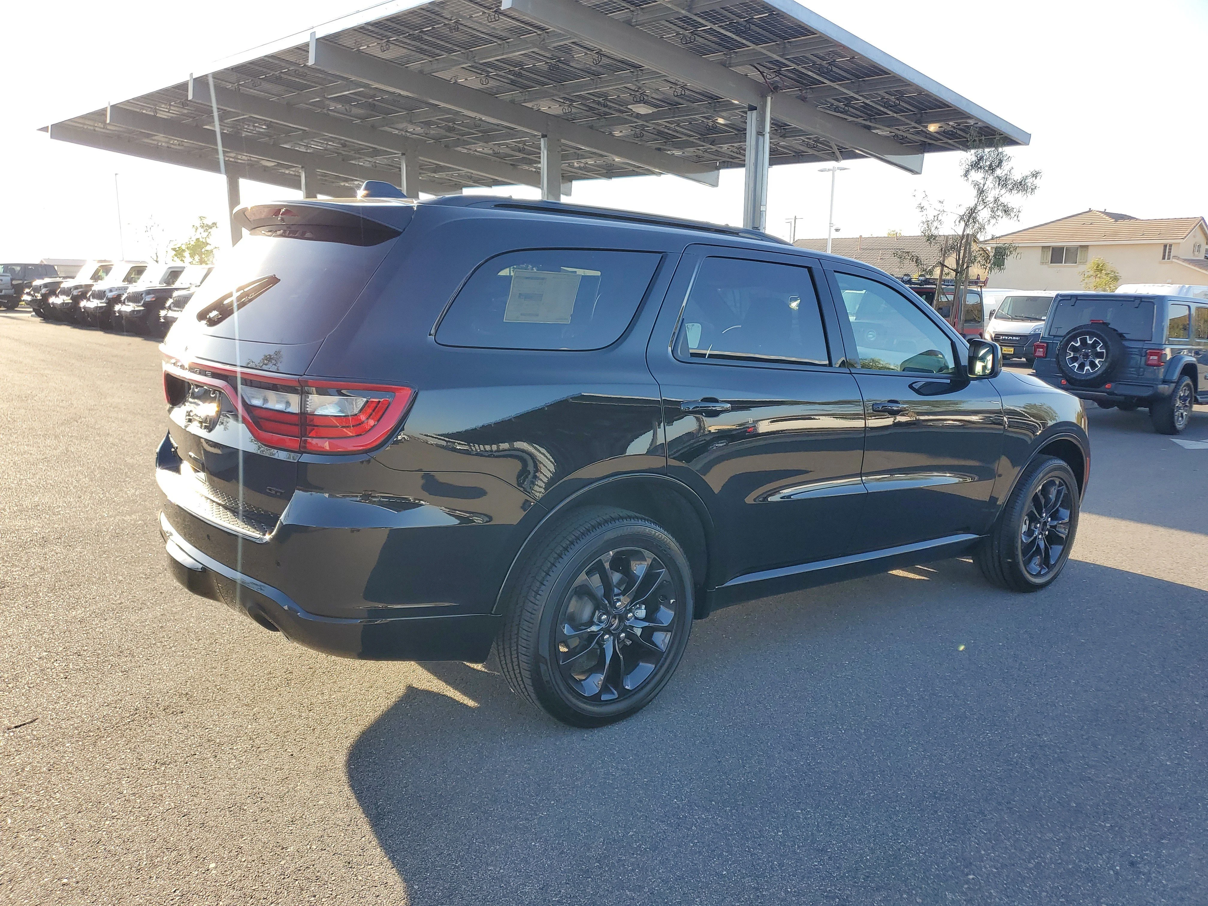 New 2026 Diamond Black Clear-Coat Exterior Paint Dodge GT image 6