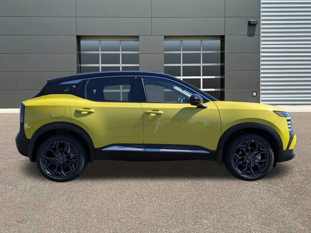 New 2026 Yuzu Yellow Metallic / Super Black Two-tone Nissan SR image 4