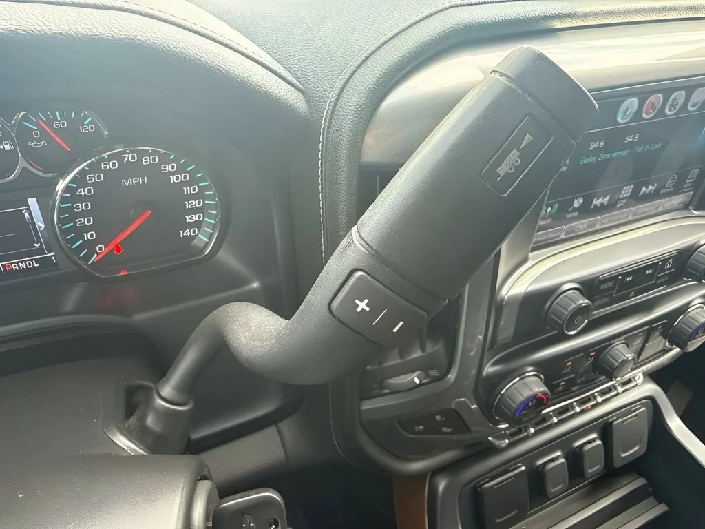 Used 2018 SUMMIT WHITE Chevrolet LTZ image 18