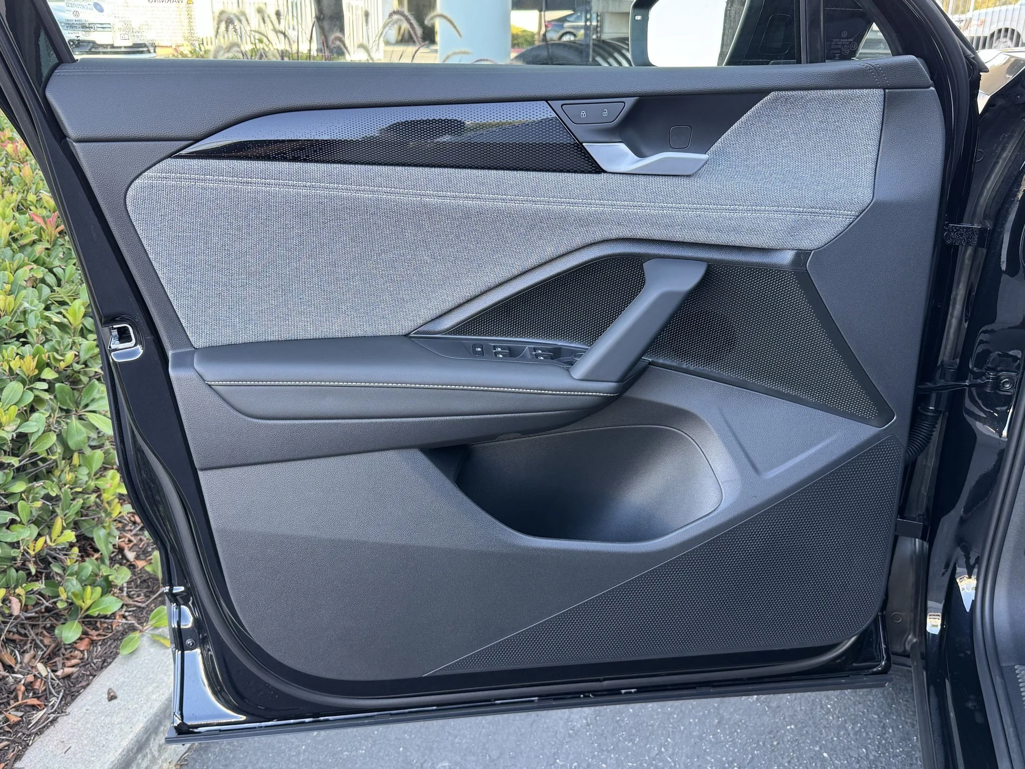 New 2026 Deep Black Pearl Volkswagen S image 11