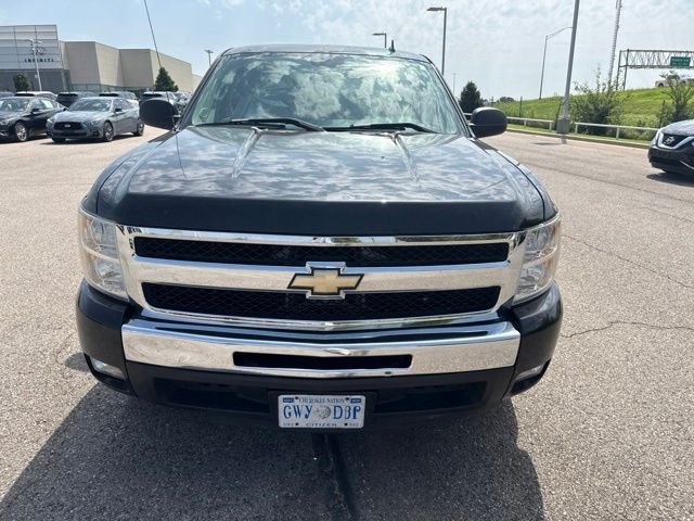 Used 2009 Black Chevrolet LT image 2