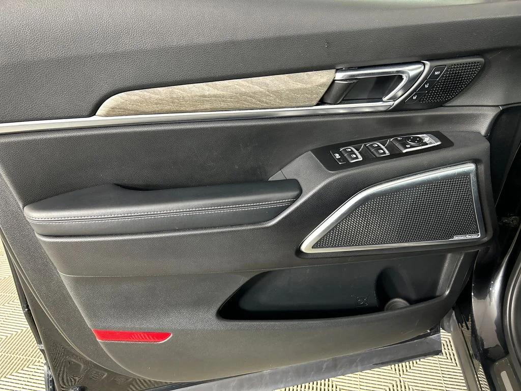 Used 2022 Black Kia SX image 10