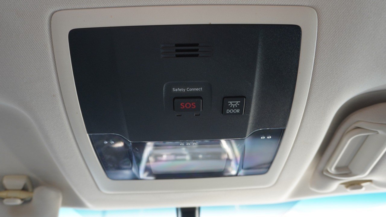 Used 2015 Gray Lexus  image 19