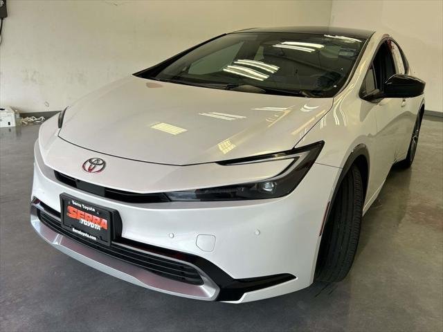 Certified Used 2023 PLATINUM WHITE PEARL MC. Toyota  image 7