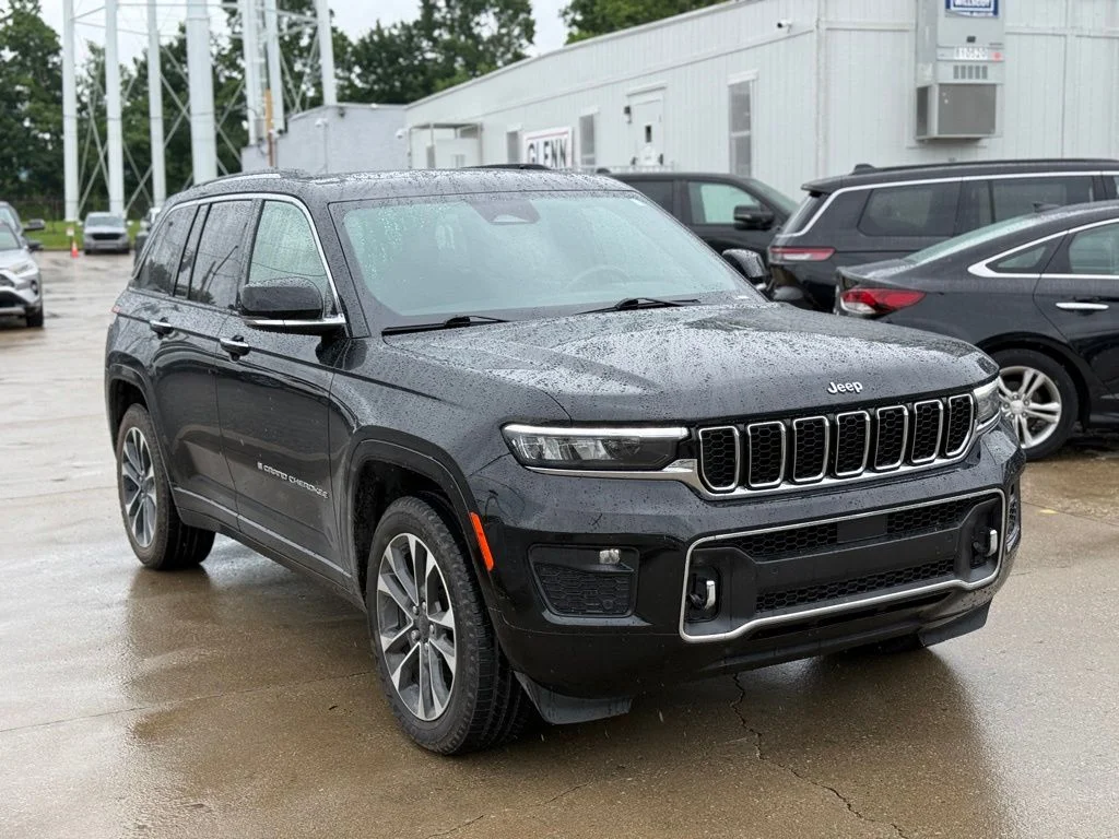 Used 2023 Black Jeep Overland image 4