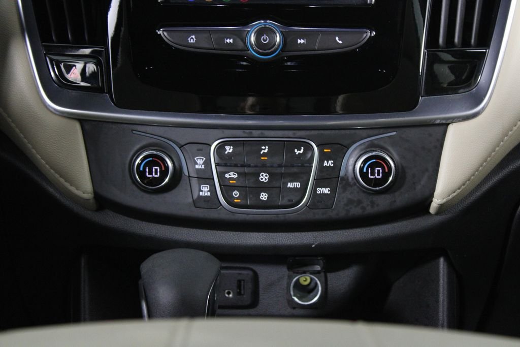 2023 Chevrolet Traverse LS - Photo 18
