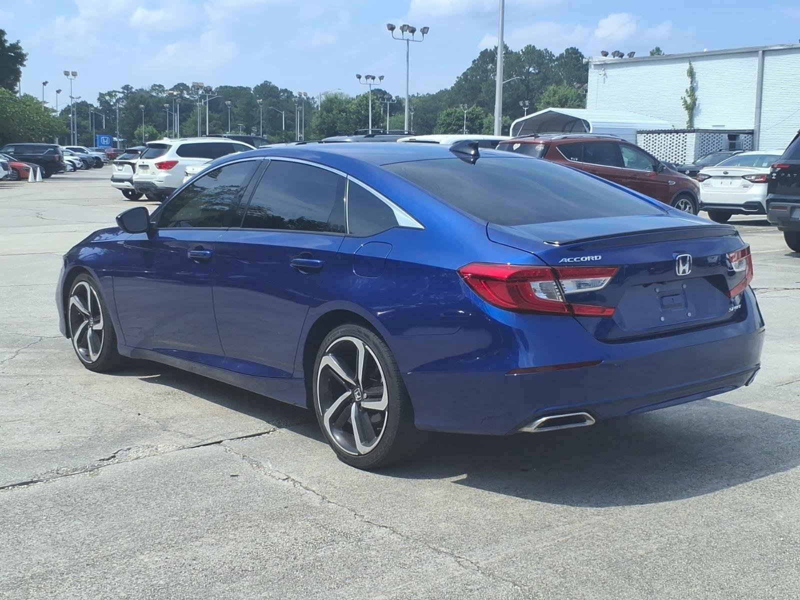 Used 2022 Still Night Pearl Honda Sport image 9