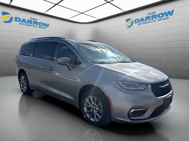 Used 2021 Silver Chrysler Touring L image 7