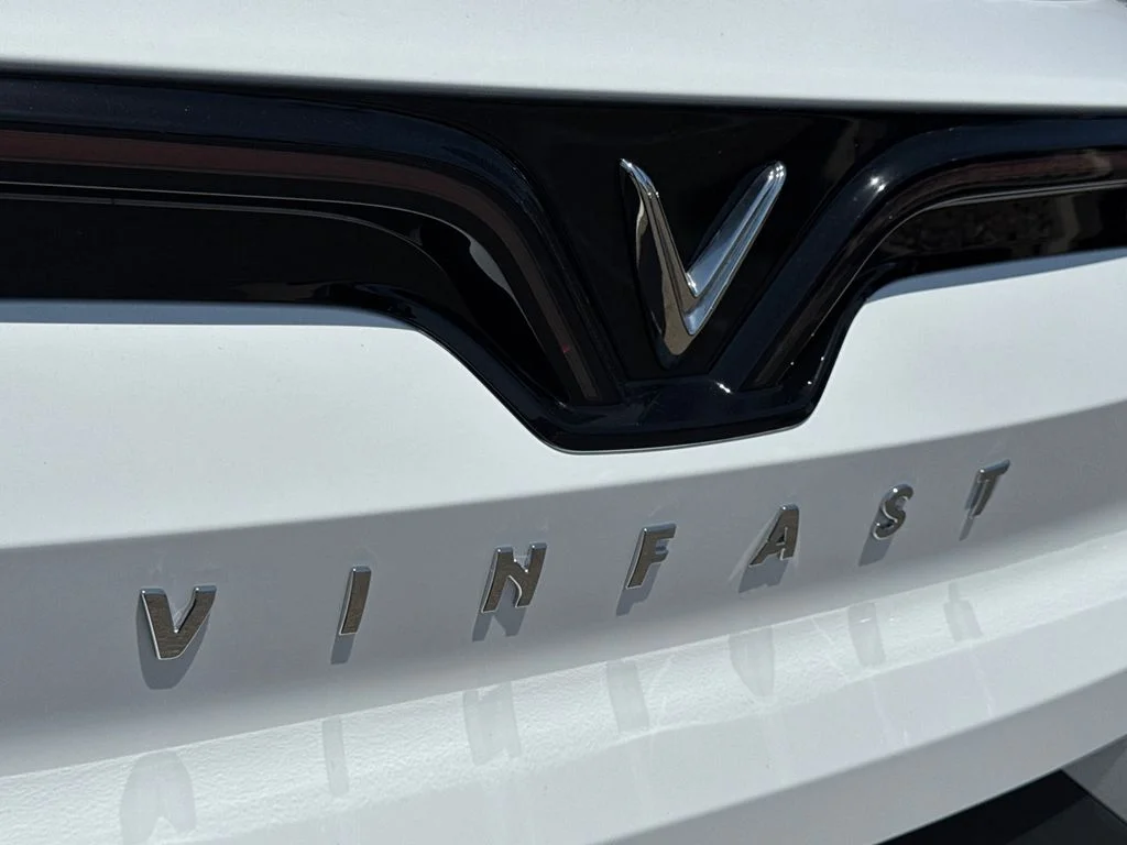 2025 VinFast VF 8 Plus - Photo 12