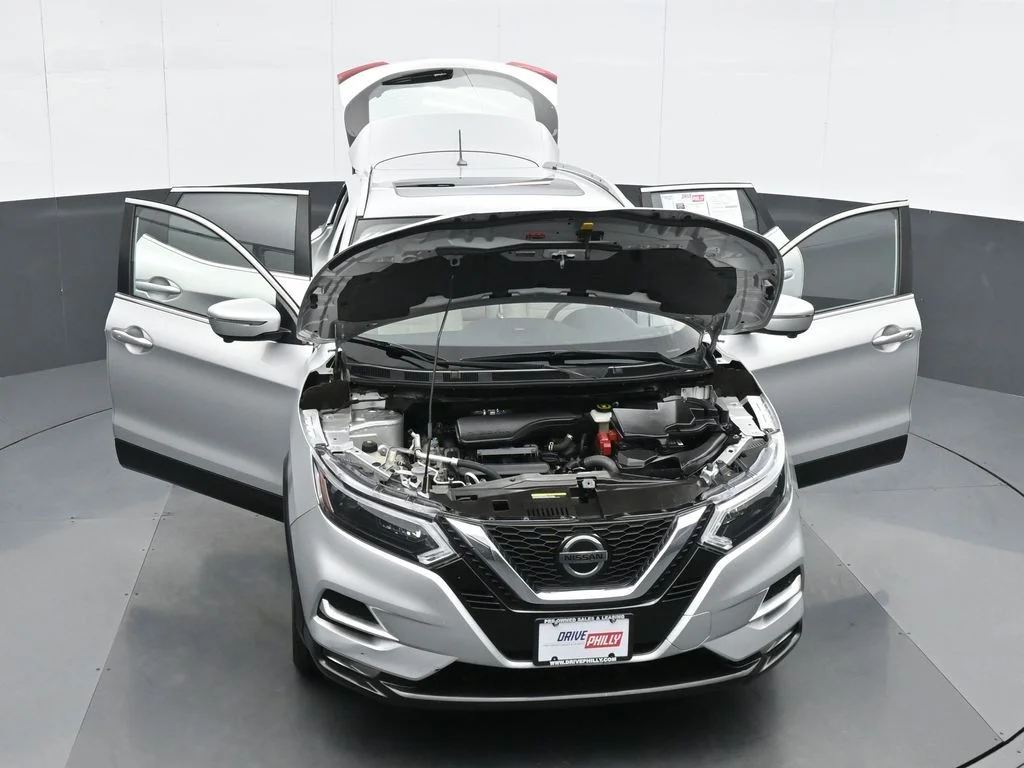 Used 2021 Silver Nissan SL image 34