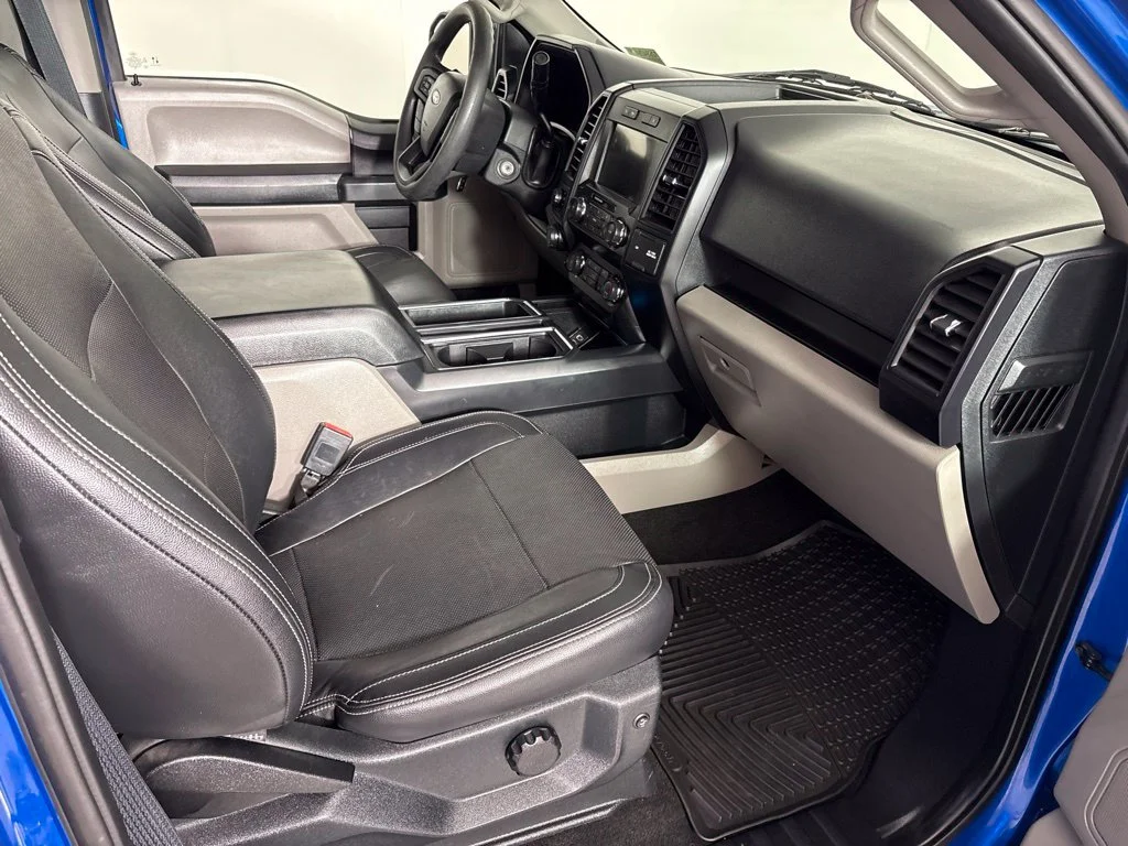 Used 2020 Blue Ford XL image 17