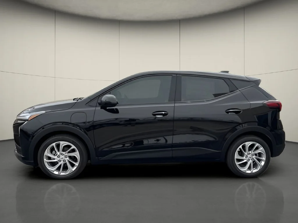 New 2027 Mosaic Black Metallic Chevrolet LT image 2