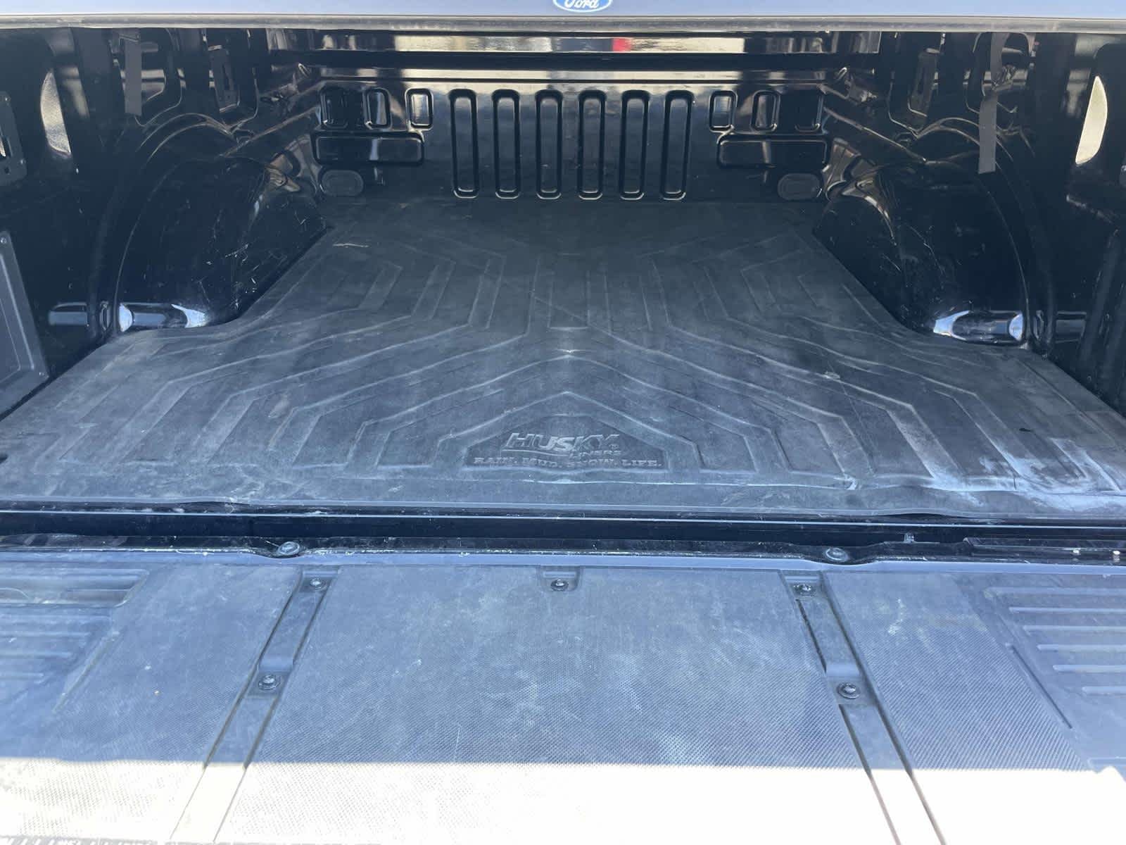 Used 2021 Agate Black Metallic Ford LARIAT image 25