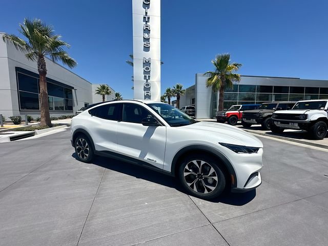 New 2026 Star White Metallic Tri-coat Ford Select image 1