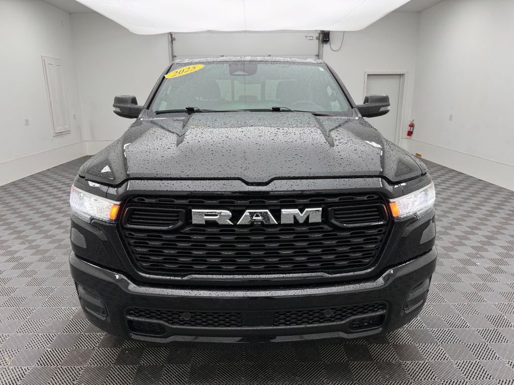 Used 2025 Diamond Black Ram Big Horn/Lone Star image 15