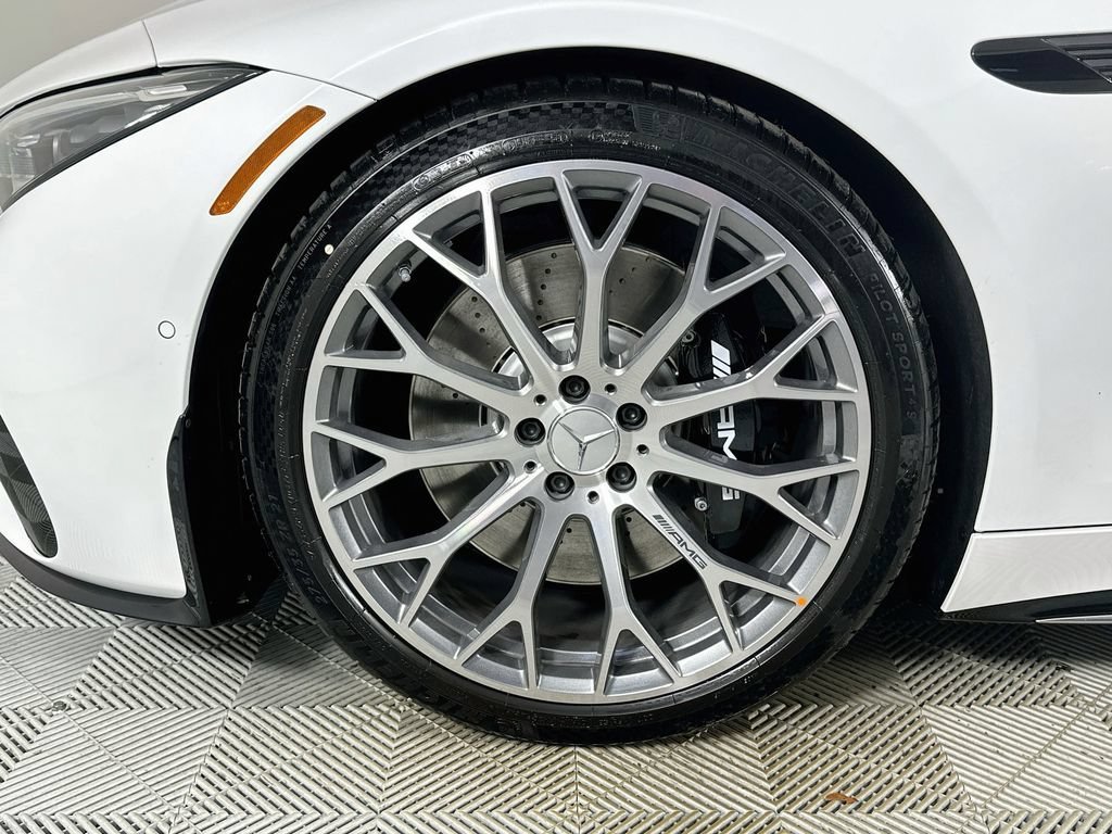 New 2027 MANUFAKTUR Moonlight White Metallic Mercedes-Benz SL 63 AMG® image 63