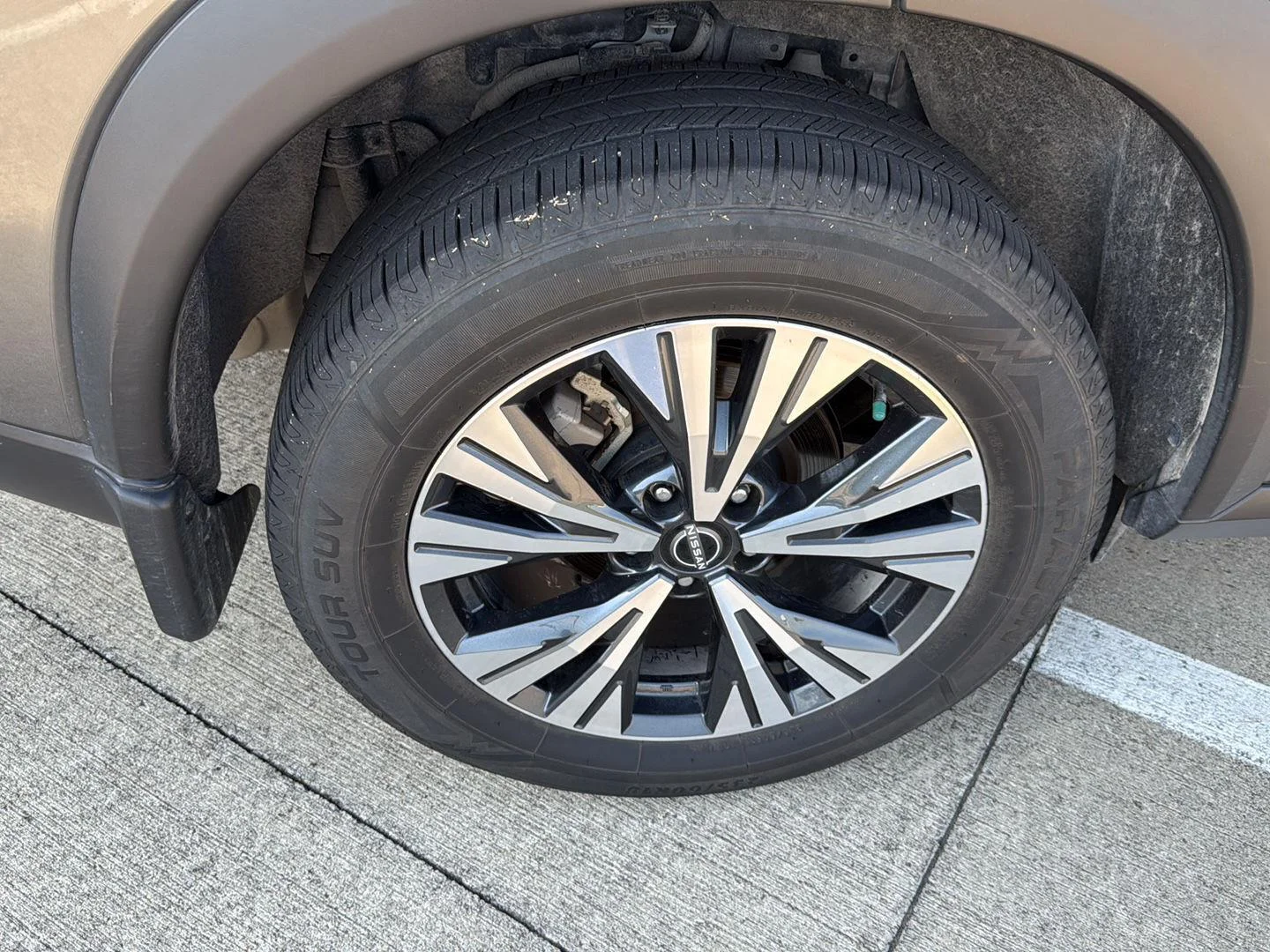 Certified Used 2023 Gun Metallic Nissan SV image 10