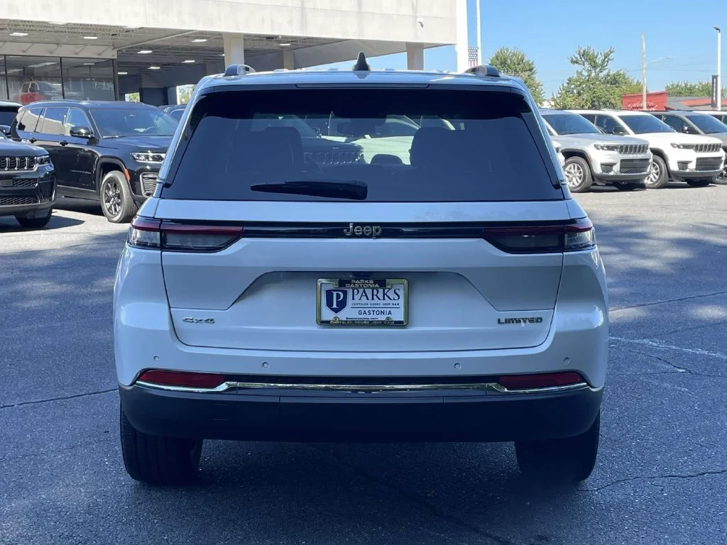 Used 2023 White Jeep Limited image 7