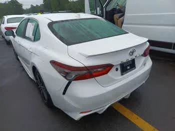 Used 2023 Ice Cap Toyota SE image 3