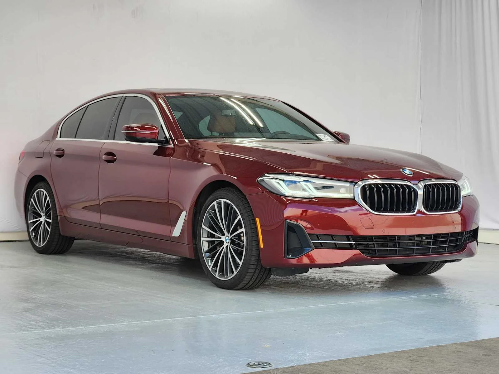 Certified Used 2023 Aventurin Red Metallic BMW 530i image 2