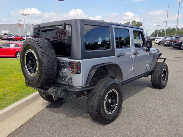 Used 2015 Silver Jeep Unlimited Rubicon image 13