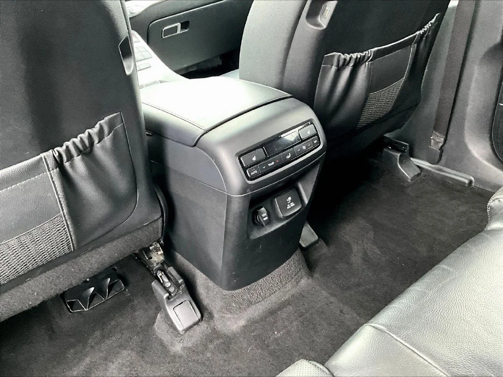 Used 2021 Black Hyundai SEL image 12